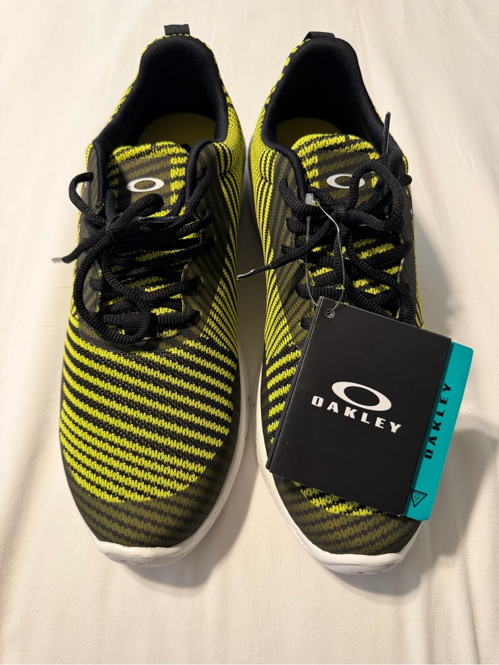 Oakley Men's Black & Neon Yellow Knit Sneakers